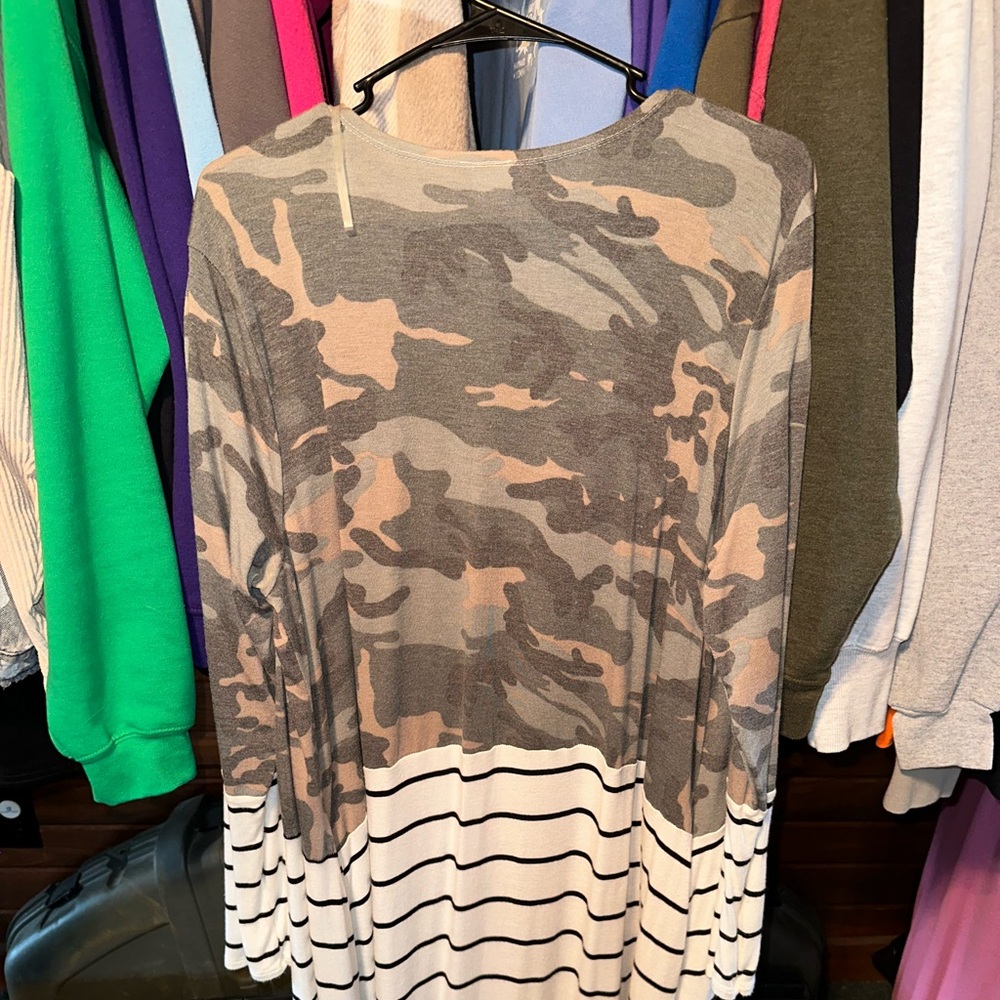 Large Camouflage and Striped Cardigan